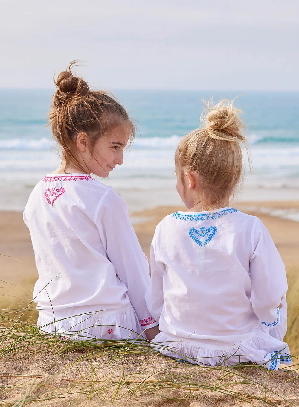 Embroidered Kaftan in White/Blue